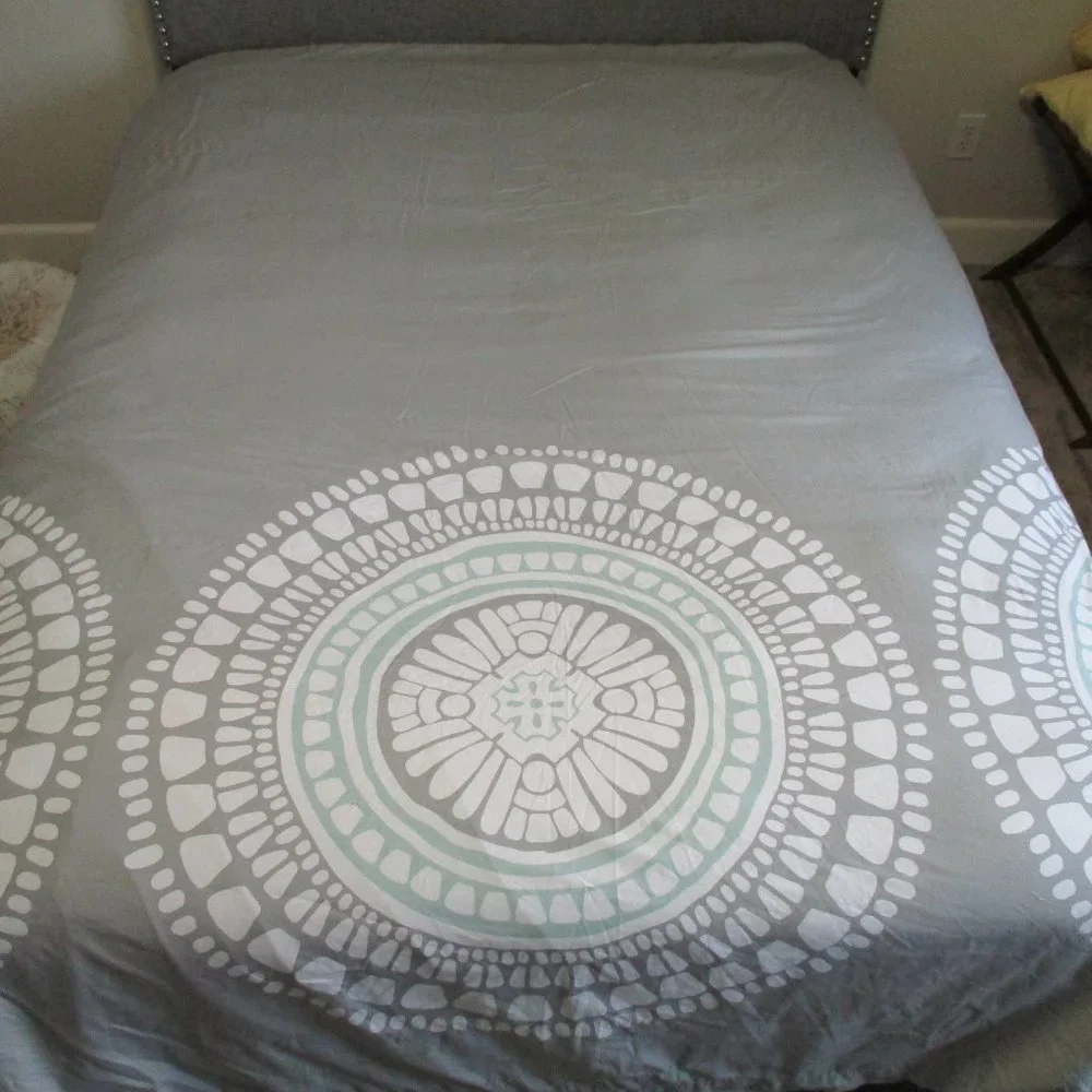 Full size duvet cover and 2 pillow shams